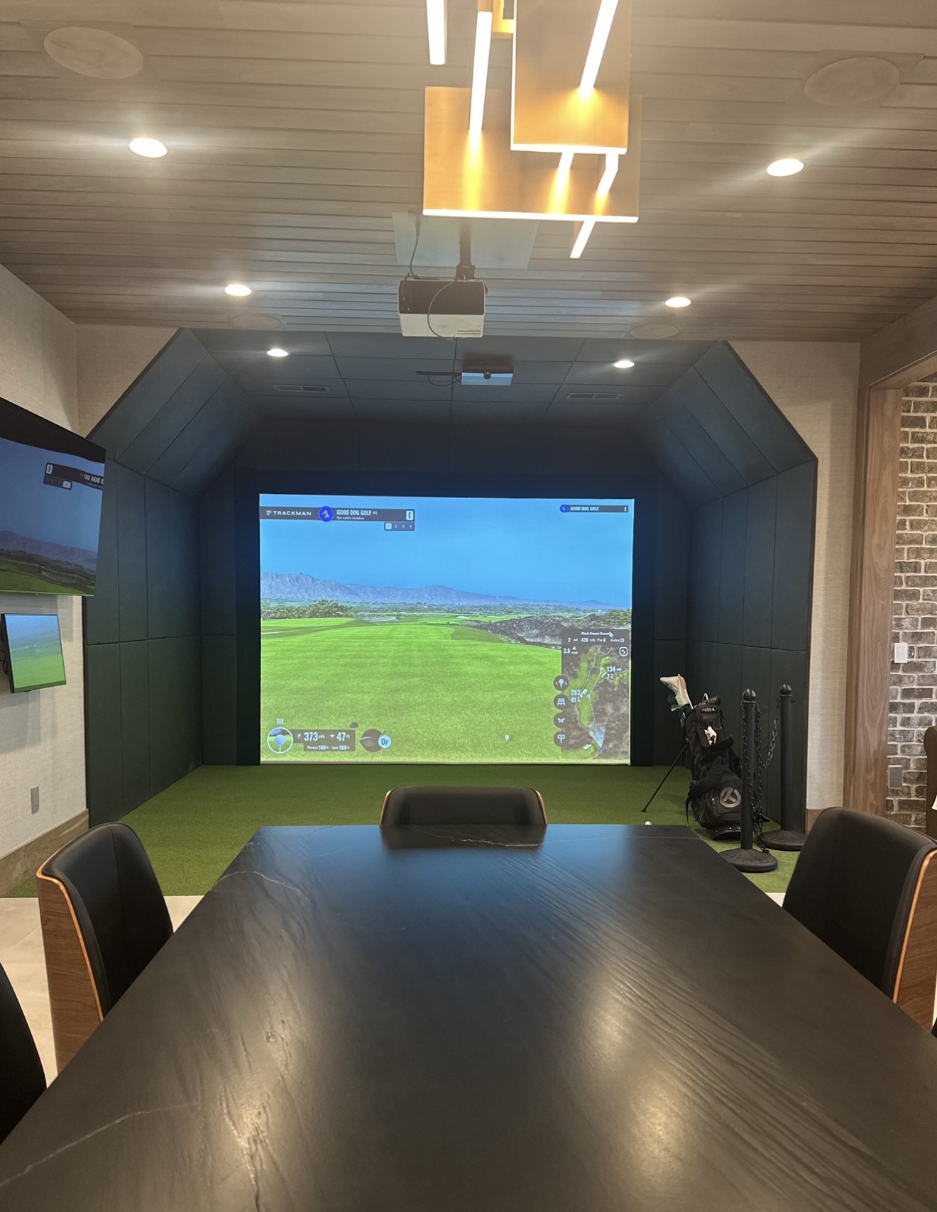 Golf simulator meeting room